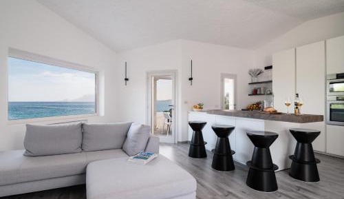 Villa - Beach Front
