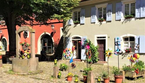 Superior One-Bedroom Apartment