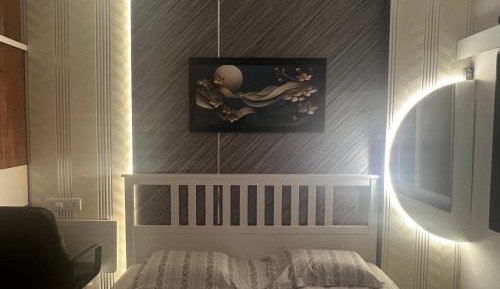 One-Bedroom Apartment with Balcony