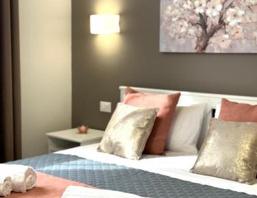 One-Bedroom Apartment with Sea View
