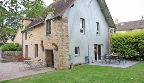 Holiday Home (7 Adults)