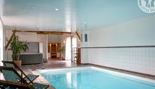 Holiday Home (12 Adults)