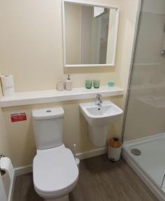Twin Room with Private Bathroom