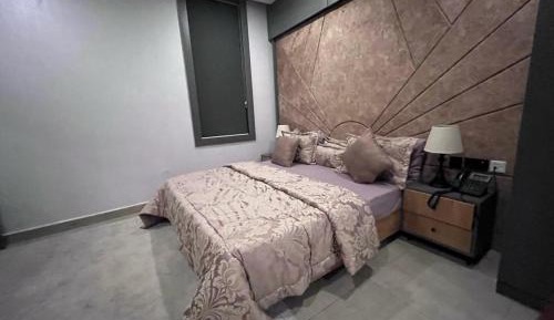 One-Bedroom Deluxe Apartment