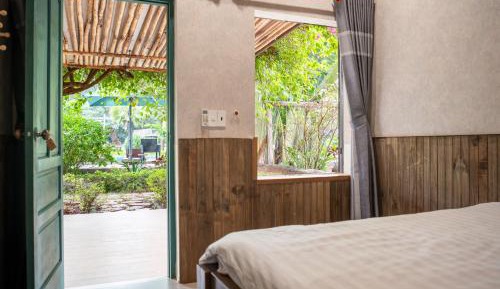 King Room with Pool View