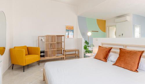 Studio Apartment with One Double Bed