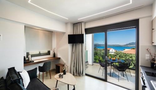 Studio Apartment with Sea View
