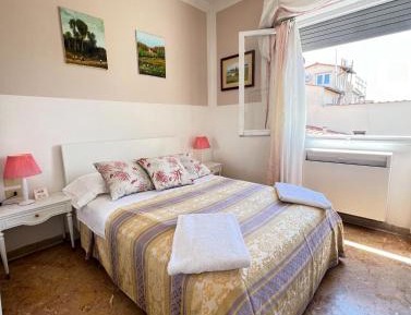 Double Room with Shared Bathroom