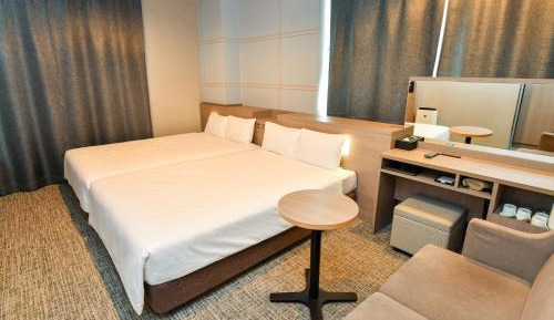 Deluxe Twin Room with Station View