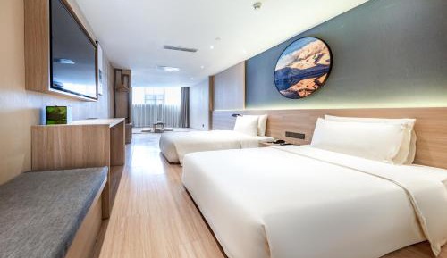 Superior Twin Room with City View