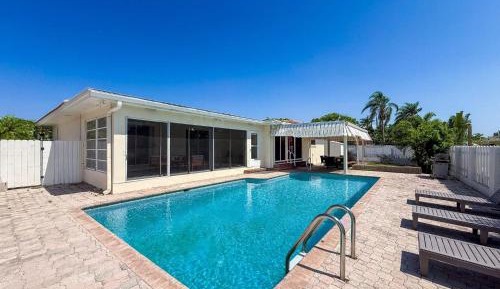 Three-Bedroom Holiday Home 