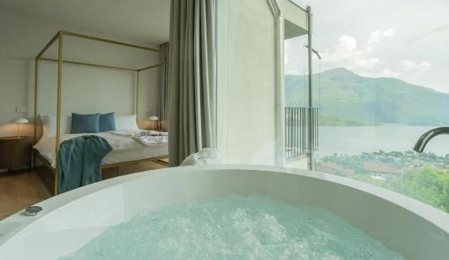 Two-Bedroom Apartment with Lake View