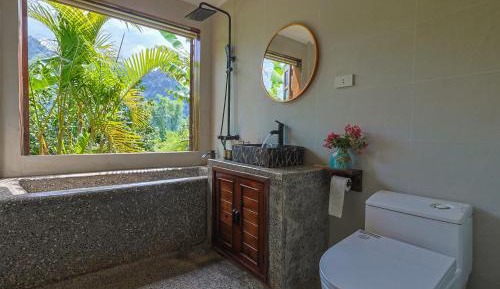 Deluxe Bungalow with Garden View