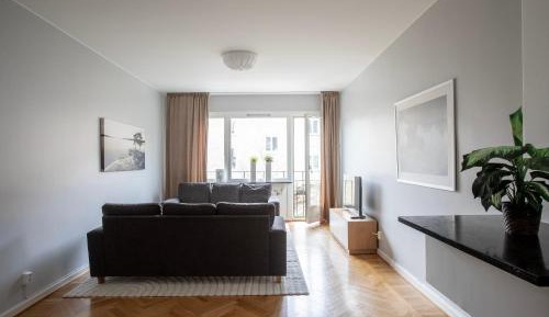 Two-Bedroom Deluxe Apartment with Balcony