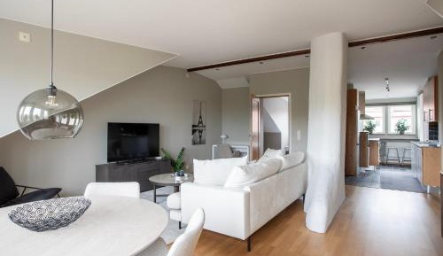 Superior One-Bedroom Apartment with Balcony