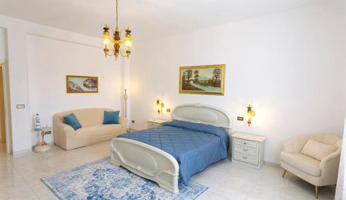 Three-Bedroom Holiday Home 