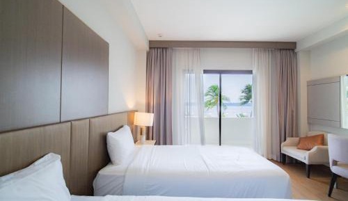 Superior River View Twin Room