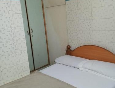 Deluxe Double Room (2 Adults + 1 Child)