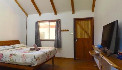 The Farmhouse 3 - Shared Bathroom