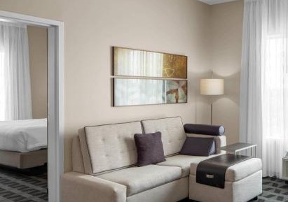 One-Bedroom Queen Suite with Sofa Bed - Mobility Accessible with Tub