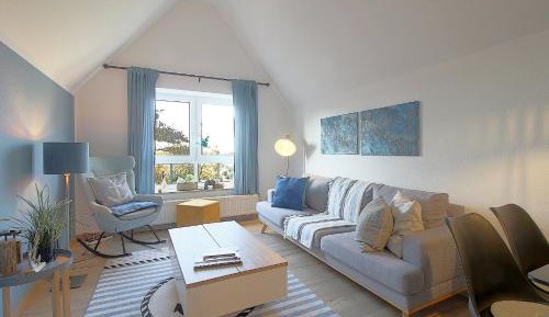 Two-Bedroom Apartment with Shower 
