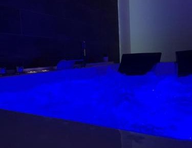 Queen Room with Spa Bath