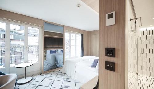 City Rooftop Double Room with Patio