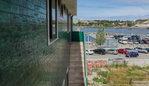 Two-Bedroom Deluxe Apartment with Balcony