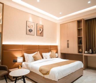Deluxe Room (2 Adults + 1 Child)