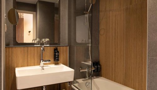 Two Connecting Double Rooms
