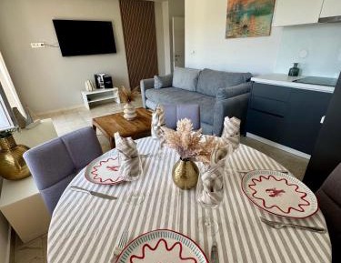 Two-Bedroom Deluxe Apartment with Balcony