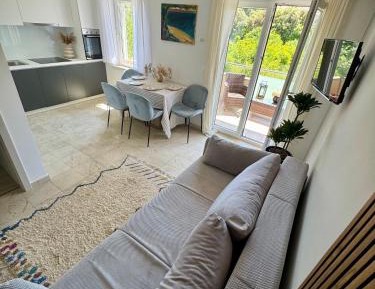 Two-Bedroom Deluxe Apartment with Balcony