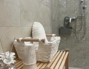 Deluxe Room (2 Adults + 1 Child)