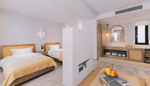 Twin Room with View