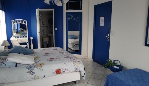 Triple Room with Private Bathroom