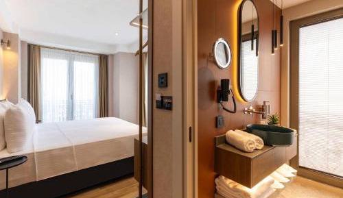 Deluxe Double and Twin Room