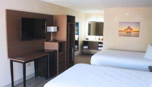 Queen Room with Two Queen Beds First Floor - Non-Smoking