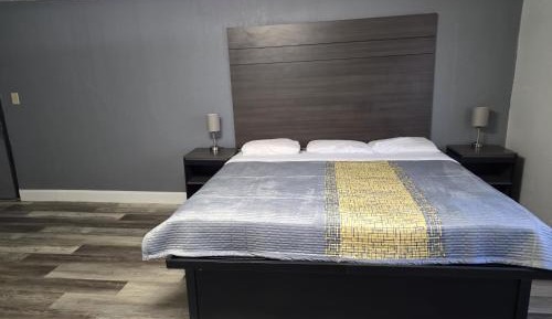 King Room with Spa Bath - Smoking