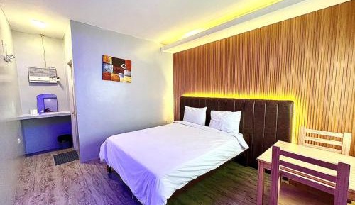 Deluxe Double Room (2 Adults + 1 Child)
