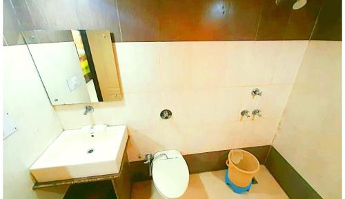 Deluxe Double Room (2 Adults + 1 Child)