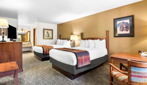 Queen Room with Two Queen Beds - Pet Friendly