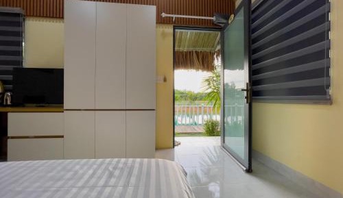 Double or Twin Room with Lake View