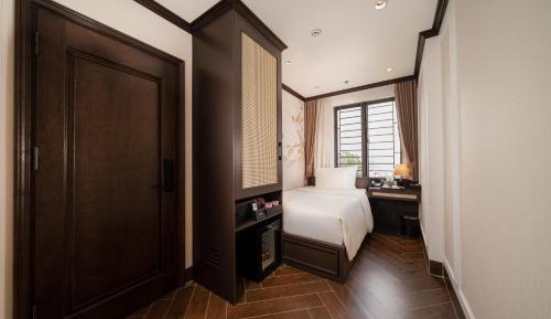 Single Room with Park View