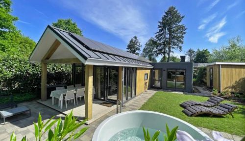 Deluxe Bungalow with Garden View