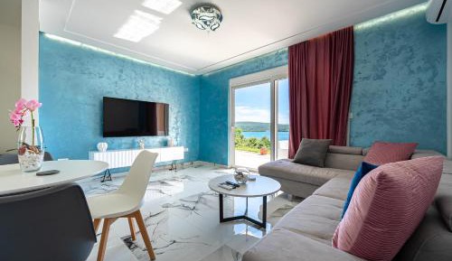 One-Bedroom Apartment with Sea View and Terrace
