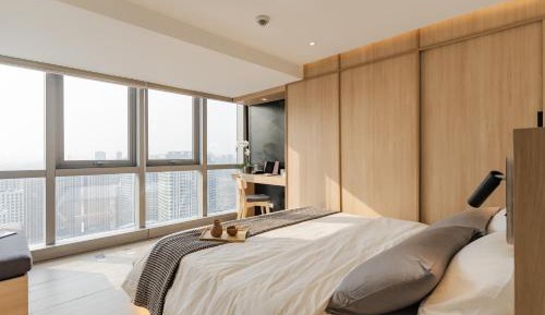Deluxe King Suite
