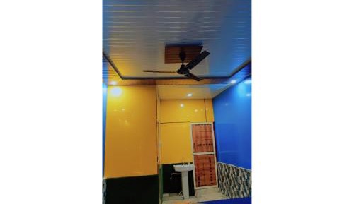 Family Room with Mountain View