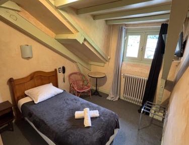 Standard Single Room with Mountain View