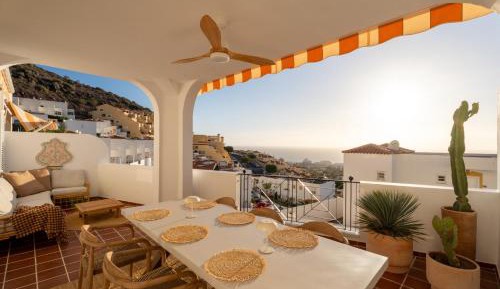 Three-Bedroom Apartment with Ocean View