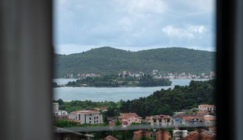 One-Bedroom Apartment with Sea View and Terrace